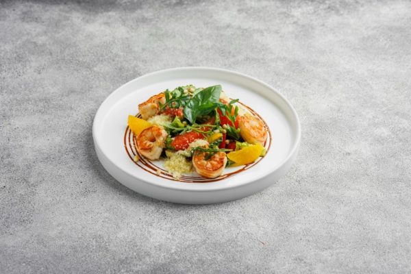 Салат с тигровыми креветками
