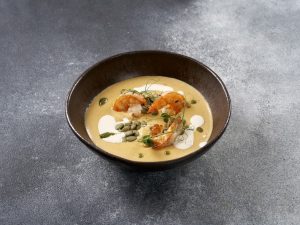 Тыквенный суп с тигровыми креветками