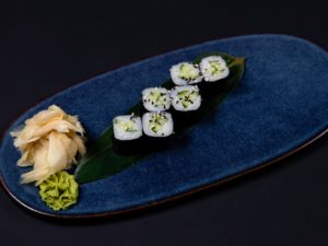 Ролл с авокадо