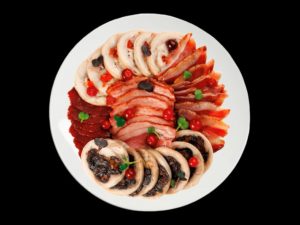 Ассорти национальных деликатесов