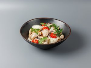 Ригатони с курицей и грибами