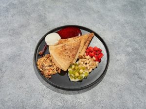 Блины с фруктовым салатом