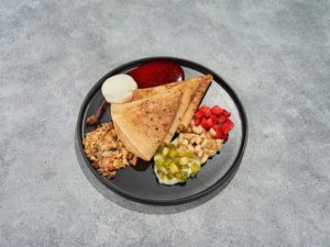 Блины с фруктовым салатом