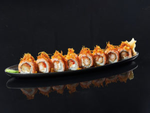 Ролл лосось чили-манго