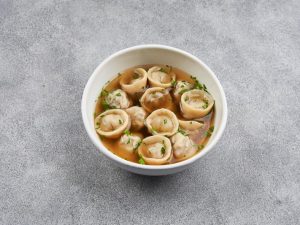 Пельмени с телятиной и бульоном