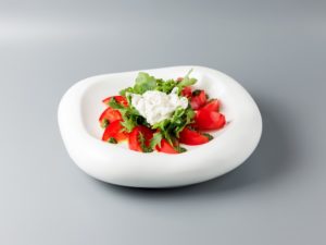 Страчателла со спелыми томатами