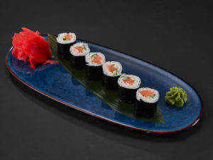 Ролл с тунцом и огурцом