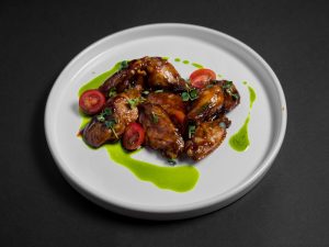 Куриные крылья в глазури терияки