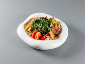 Салат с тигровыми креветками