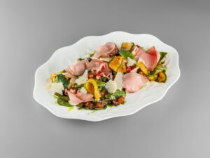 Салат с ростбифом