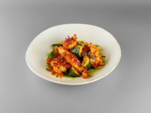 Щупальца кальмара с битыми огурцами