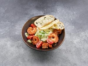 Салат Цезарь с креветками