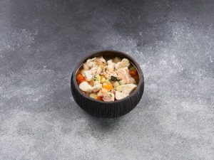 Уха из лосося и судака с пряными травами